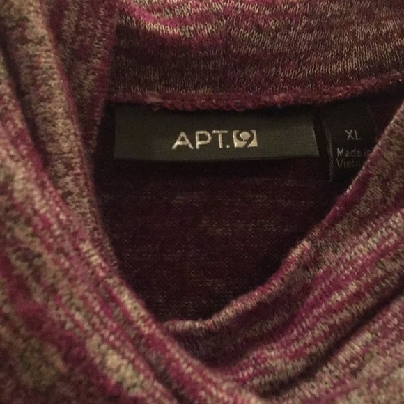 long sleeve shirt with open shoulders - Picture 2 of 3